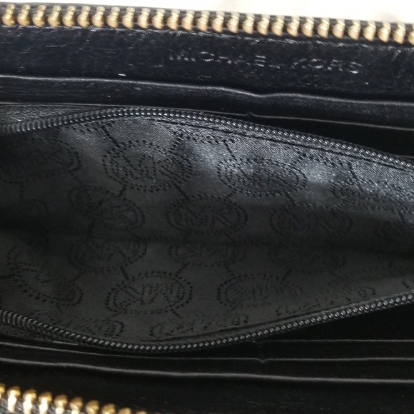 Michael Kors Clutch/Wallet - Picture 8 of 8
